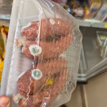 Şok Nazilli Şubesinde Küflü Sucuk Satışı Halk Sağlığını Tehdit Ediyor