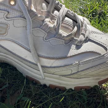 Skechers D’lites Modelinde Dikiş Açılma Problemi