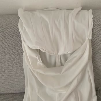 Kusurlu Uzun Beyaz Elbisenin İadesi Ve 3.699,99 TL Geri Ödemesi İçin Acil Çözüm Talebi
