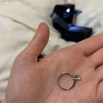Blue Diamond Bursa Kapalıçarşı'da Tektaş Pırlanta Yüzükte Hızlı Lekelenme Ve Kararma - Ücretsiz Değişim Talebi