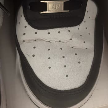 Nike Air Force 1 Low Panda Modelinde Kısa Sürede Aşınma Ve Çatlak Şikayeti