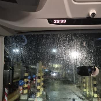 Vip Arda Tur Otobüsünde Sigara Olayı Nedeniyle Gümrükte Mahsur Kalan Yolcuların Tazminat Talebi