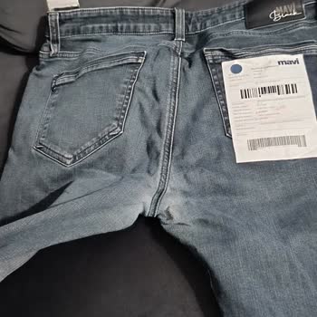 Mavi Jake Model Kot Pantolonun Kısa Sürede Yırtılması Ve Değişim Talebinin Reddedilmesi