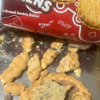 Ülker Çokoprens Bisküvisinde Yeşil Ve Mavi Küf: Sağlık Riski Ve Açıklama Talebi