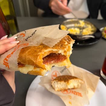 Köfteci Yusuf Şubesinde Çiğ Tost Ve Hijyen Sorunu