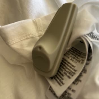 Alarmı Çıkarılmamış Tişört Ve Çorap Eksikliği İçin Cevapsızlık Şikayeti