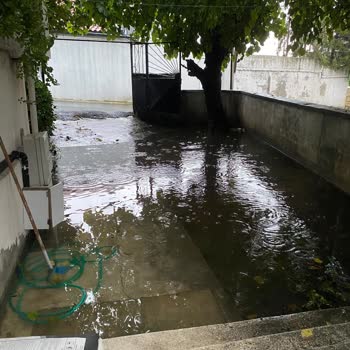 Sabır Sokak’ta Sürekli Sel Sorunu İçin Acil Mazgal Ve Altyapı Çözümü Talebi