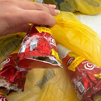 Yırtık Dondurma Paketleri Ve Müşteri Hizmetlerinin İlgisizliği Nedeniyle Ücret İadesi Talebi