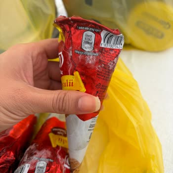 Yırtık Dondurma Paketleri Ve Müşteri Hizmetlerinin İlgisizliği Nedeniyle Ücret İadesi Talebi