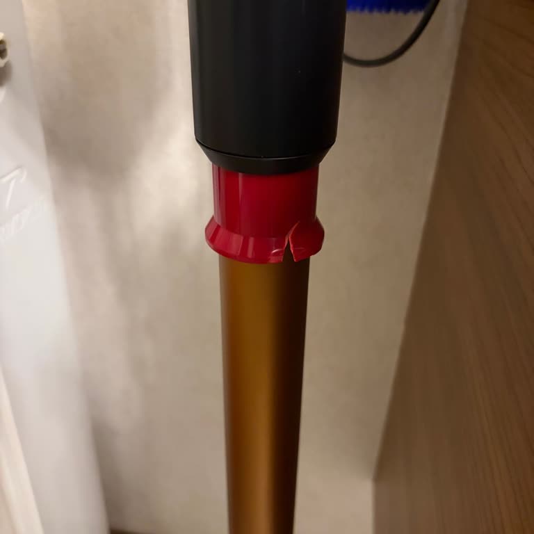 Dyson V16 Kırmızı Bağlantı Parçasının Kırılması Ve Garanti Dışı Reddi