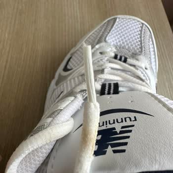 Sneaksnet.co’dan Aldığım New Balance Ayakkabılarda Hasar, Eksik Hediyeler Ve Yetkisiz Değişim: Ücret İadesi Talebi