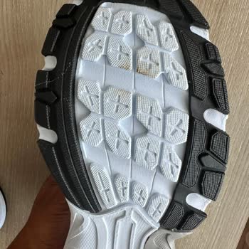 Sneaksnet.co’dan Aldığım New Balance Ayakkabılarda Hasar, Eksik Hediyeler Ve Yetkisiz Değişim: Ücret İadesi Talebi