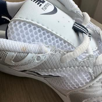 Sneaksnet.co’dan Aldığım New Balance Ayakkabılarda Hasar, Eksik Hediyeler Ve Yetkisiz Değişim: Ücret İadesi Talebi