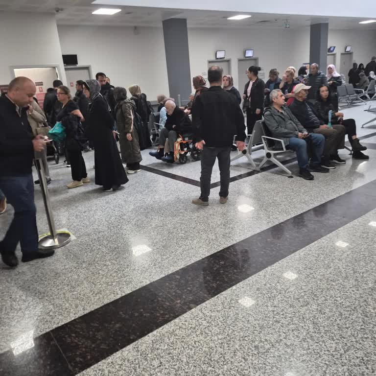 Kardiyoloji Bölümünde Disiplinsiz Personel Bekleme Süresini Uzatıyor