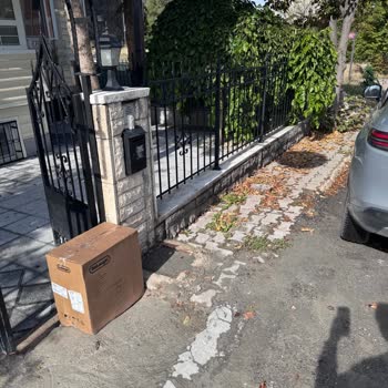Amazon Lojistikten Islanan Ve Yırtılan Koli Teslimatı