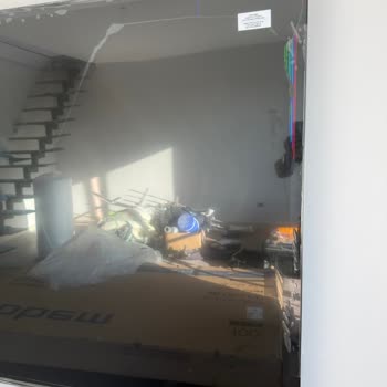 Kırık Televizyon Teslim Edildi, Çözüm Sunulmadı Ve Kargo Çalışanları Beni Apartmanda Rezil Etti