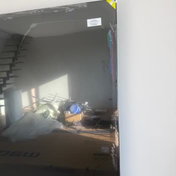 Kırık Televizyon Teslim Edildi, Çözüm Sunulmadı Ve Kargo Çalışanları Beni Apartmanda Rezil Etti