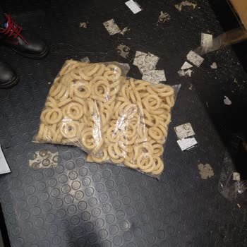 Antalya Agora Arby's Şubesinde Yere Düşen Patateslerin Tekrar Pişirilip Sunulması