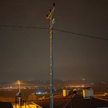 Toroslar Elektrik Dağıtım'ın 1018. Sokak'taki Çalışmayan Lambalara Acil Müdahale Talebi