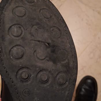 Derimod Ayakkabısının Tabanda Çatlak Ve Garanti Süresi Dışında Yardım Reddi