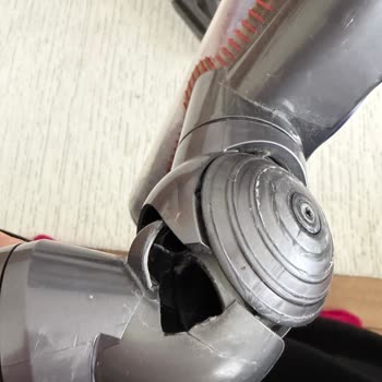 Dyson V11 Başlık Kırıldı, Ücretsiz Değişim İstiyorum