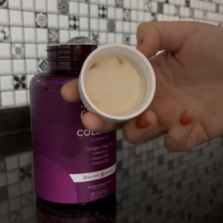 Watsons Mağazasında Çiğnenebilir Kollajen Ürünü Açık Ve Küflü; İade Reddedildi