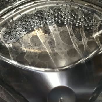 Yeni LG Çamaşır Makinesinde İlk Haftada Krom Lekeleri Ve Servis Yanıtı Yetersiz