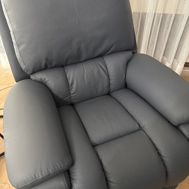 Yatsan Lazboy Koltuğu Uzun Sürede Bel Ve Boyun Ağrısına Yol Açıyor