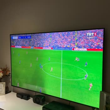 Samsung 65AU9000 Televizyonda Ekran Yarımında Kararma Ve Beyaz Lekeler