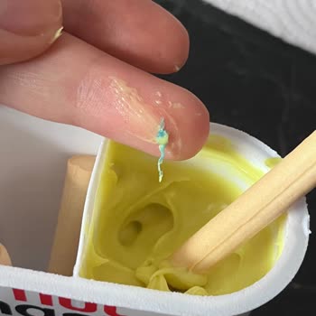 Nut Master Antep Fıstıklı Kremada Plastik Parça Tespiti