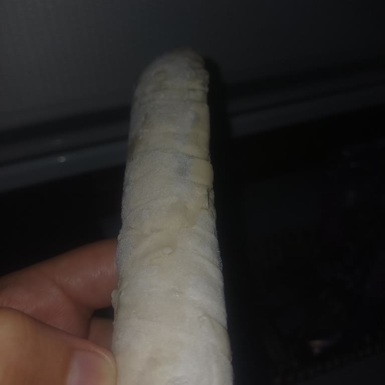 Aro Markalı Donuk Patatesli Kalem Böreğinde Küflenme Sorunu Ve Sağlık Endişesi
