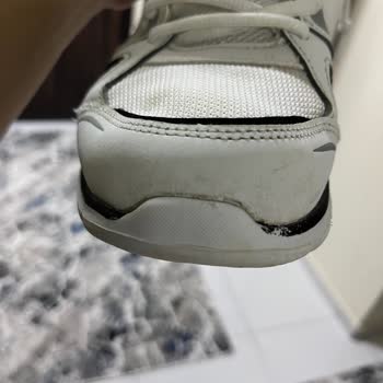 Skechers Beyaz Erkek Spor Ayakkabısında 4 Ayda Deformasyon Ve Garanti Sürecindeki Zorluk