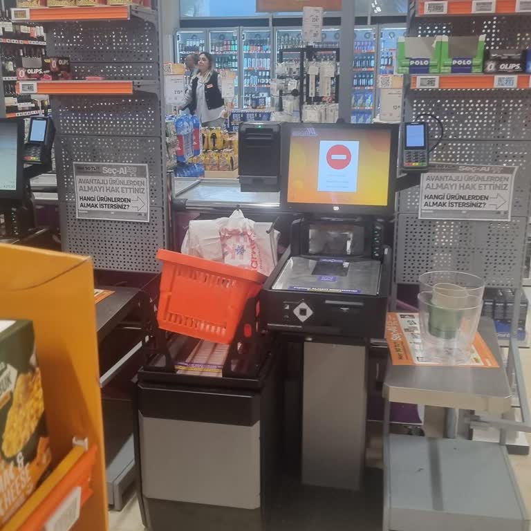 Migros Mudanya Sahil Şubesinde Nakit Ödeme İçin Kasada Uzun Bekleme Sorunu