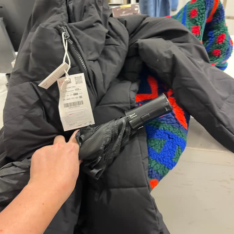 Zara Mağazasında Poşet Almak İçin 40 Dakika Beklemek Zorunda Kaldım