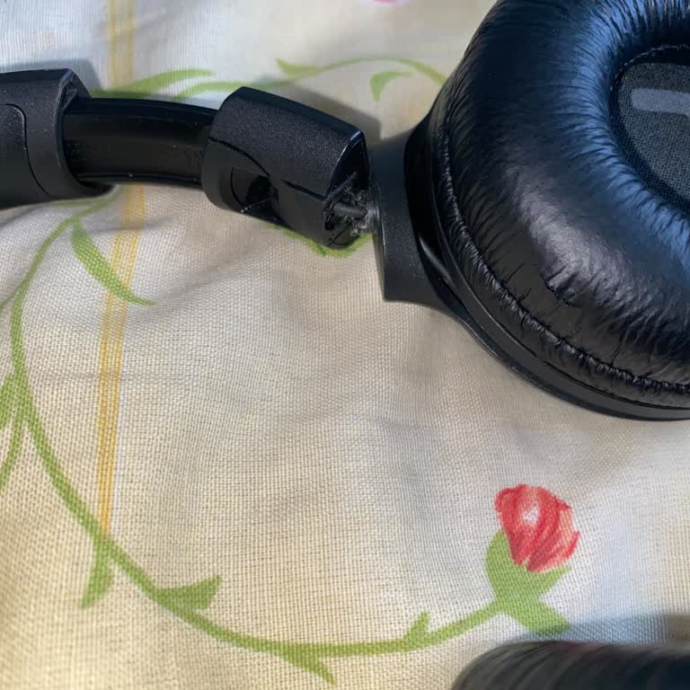 JBL 520BT-LE Kulaklığının Bağlantı Noktasının Kendi Kendine Kırılması Ve Garanti Talebi