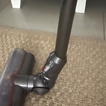 Dyson V12 Borusunda Esneme Ve Kırılma İçin Garanti Desteği Sağlanmadı