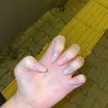 Bakırköy Tuğçe Tekeli Beauty Şubesinde Saygısız Çalışan Tutumu Ve Yetersiz Tırnak Hizmeti