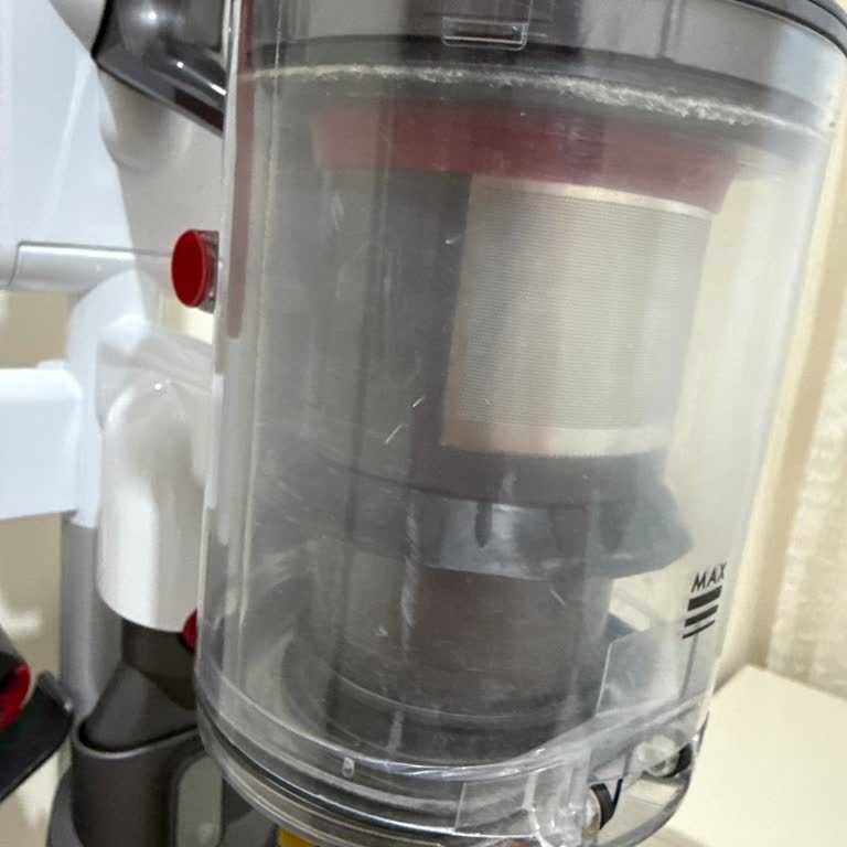Dyson V12 Süpürge Kargo Sırasında Toz Haznesi Defolu Geldi, Çözüm Talebi