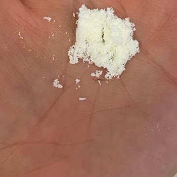 Hipp Bebek Sütünde Siyah Sert Parça Bulunması