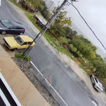 Beylikdüzü Kavaklı Mahallesinde Kazı Sonrası Asfalt Ve Kablo Toplanmaması Güvenlik Sorunu