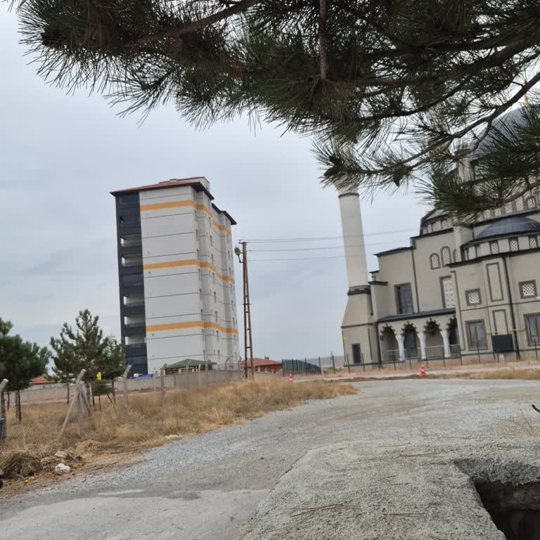 7260 Sokakta Asfalt Ve Kilit Parke Arasındaki Boş Toprak Bölümünün Tamamlanması Talebi