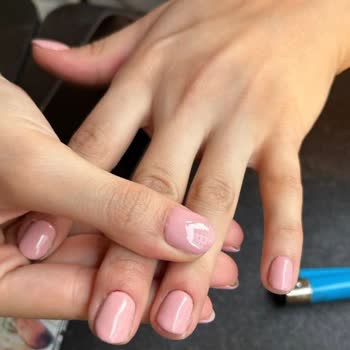 Babygirl Şubesinde Randevu Bekletilmesi, Hijyen Eksikliği Ve Tırnak Hasarı