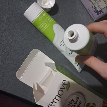 Hepsijet Teslimatındaki Yağmurla Islanan Kutu, Eksik Maybelline Ürünü Ve Açık Gelen Ürün, Müşteri Hizmetlerine Ulaşılamaması