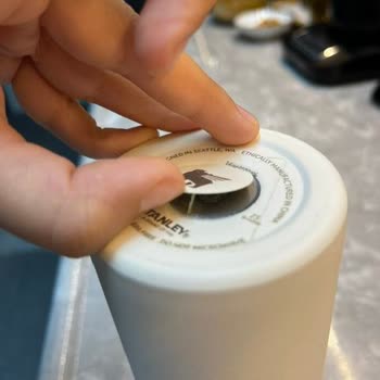 Stanley Aerolight Transit Mug Sızdırma Ve Logo Kopması, Garanti Sürecine Yanıt Yok