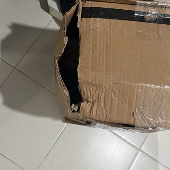 Yurtiçi Kargo’da Yırtık Ve Ezik Koli Teslimatı