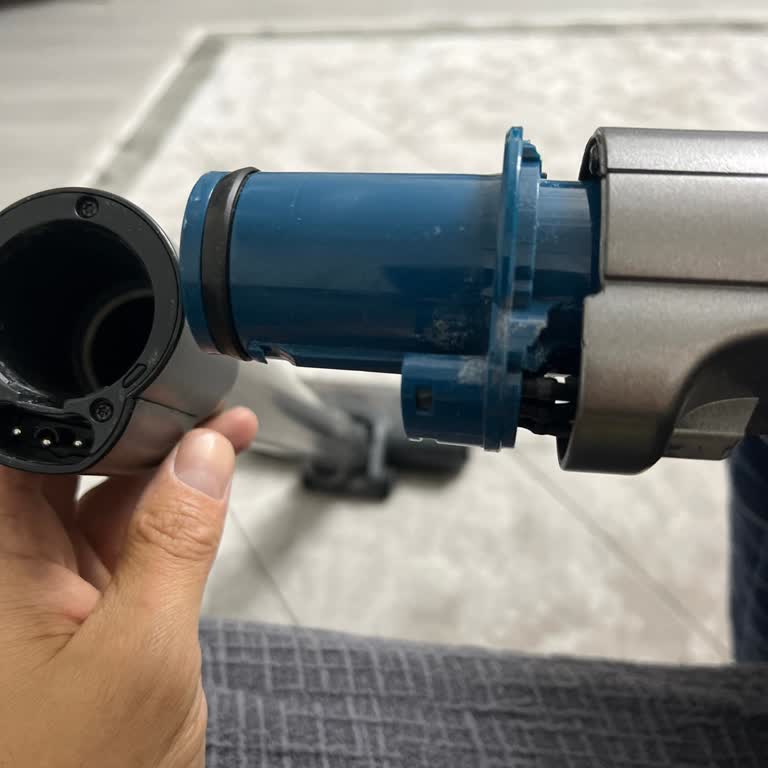 Philips XC8053 Vacuum Pipe Broken Under Warranty: Free Repair or Replacement
