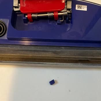 Dyson Spot+Scrub AI Robot Süpürge Kirli Su Tankı Klipsi Kırıldı, Ücretsiz Değişim Talebi