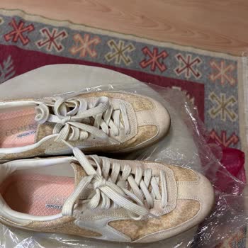 Altı Kez Kullanımda Deri Sıyrılan Skechers Ayakkabı Ayıplı Olarak Değerlendirilsin