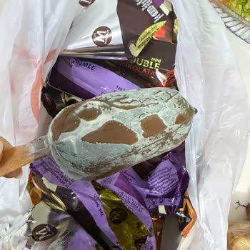 Zırhlı Market'ten Alınan Algida Magnum Mini Double Dondurmalarında Küf Sorunu Ve İade Talebi