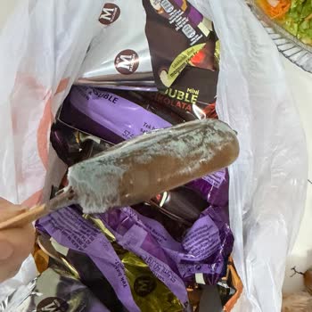 Zırhlı Market'ten Alınan Algida Magnum Mini Double Dondurmalarında Küf Sorunu Ve İade Talebi